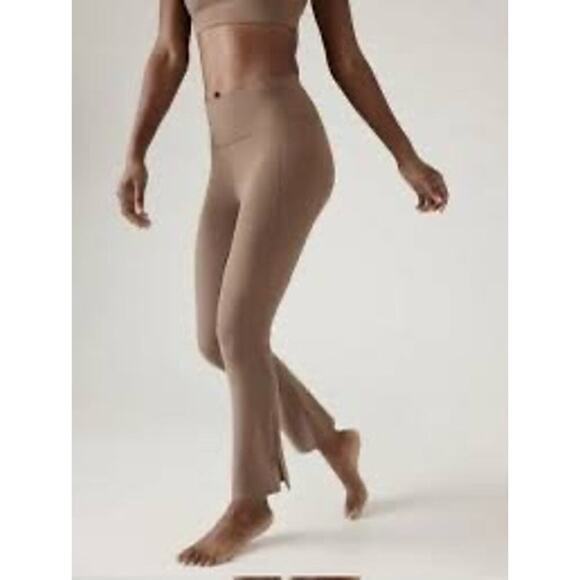 Athleta Pants - Athleta Transcend Stash Crop Straight Leg Pant Sz M Rustic Beige #533441 *EUC